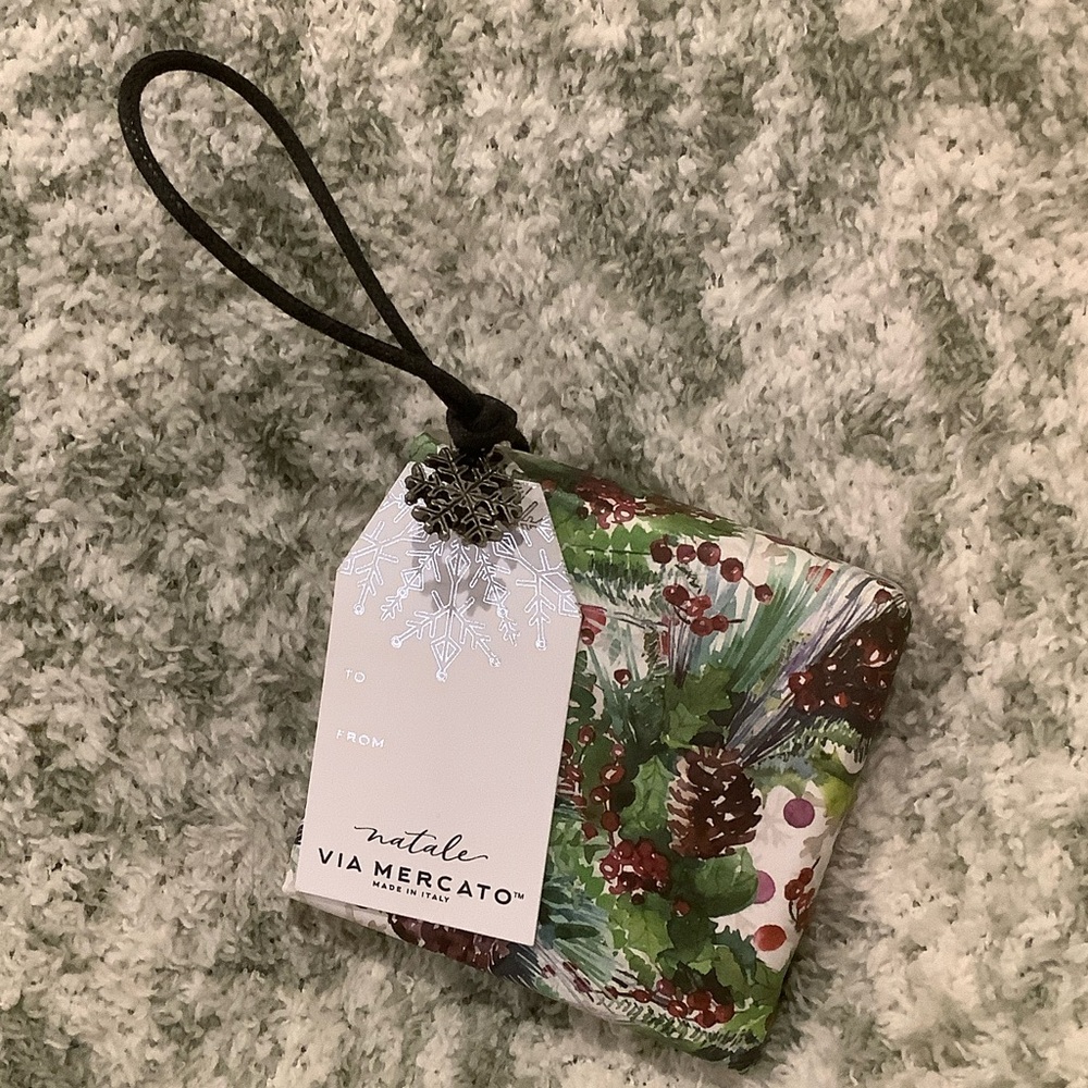 Natale Via Mercato Scented Holiday Hand Soap Ornament NWT 3.5 oz Frosted Forest